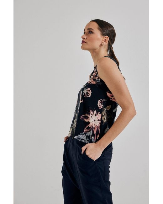 Lindsay Nicholas New York Blue Sleeveless Floral Jersey Shell