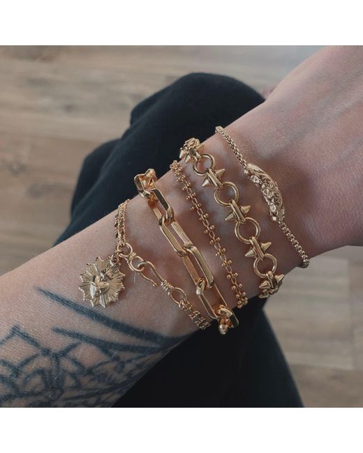 IN CAUDA VENENUM Metallic Dianthus Bracelet