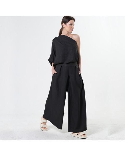 Metamorph Black Wide-Leg Trousers With Front Pleats