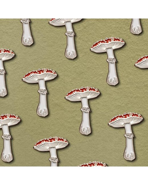 Make Heads Turn Metallic Enamel Pin Fly Agaric
