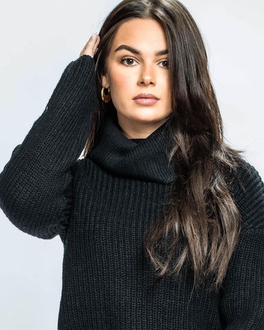 VIEA Metallic Veronica Thick Hoop Earrings