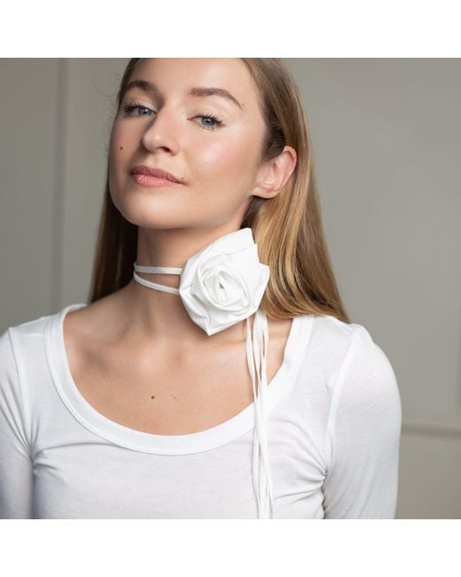 RainSisters White Rose Flower Choker