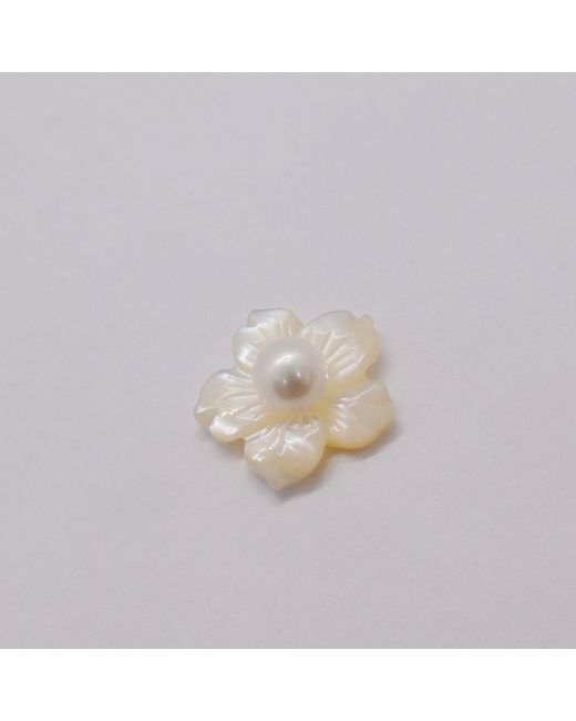VALERIE CHIC White Blossom Flower Mother Of Pearl Earrings
