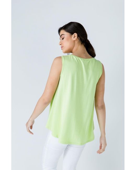 Conquista Green Sleeveless Top With Rounded Hemline