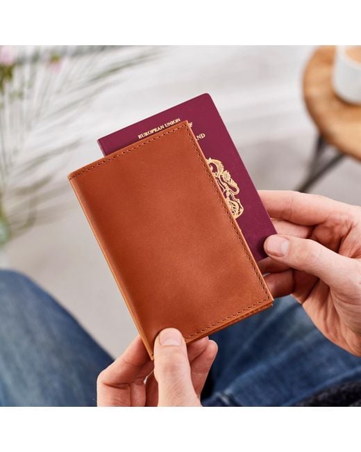 VIDA VIDA Brown Classic Tan Leather Passport Cover for men