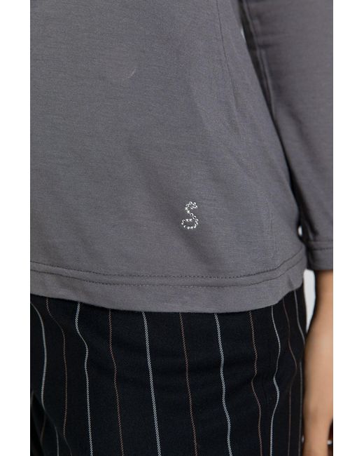 Conquista Gray Dark V Neck Top By Swl