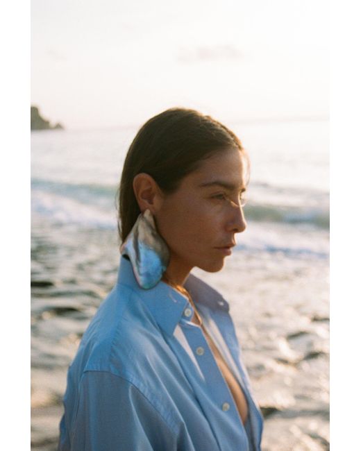 Bingin Diaries Metallic Oyster Single Earring