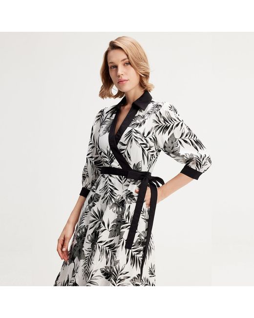 Smart and Joy Black Bi-Material Wrap Dress With Tropical Print