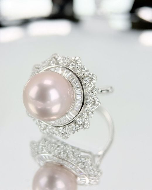 Smuccii White Ameline