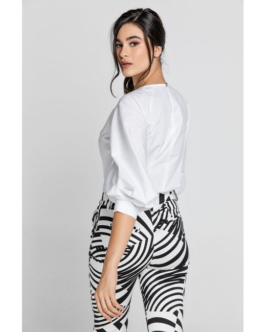 Conquista White Top With Bishop Sleeves