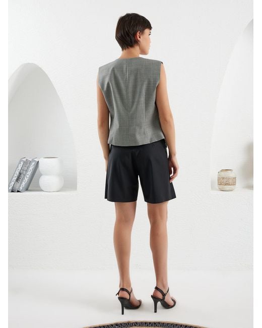 Lumina Eligma Black Collar-Elle Vest