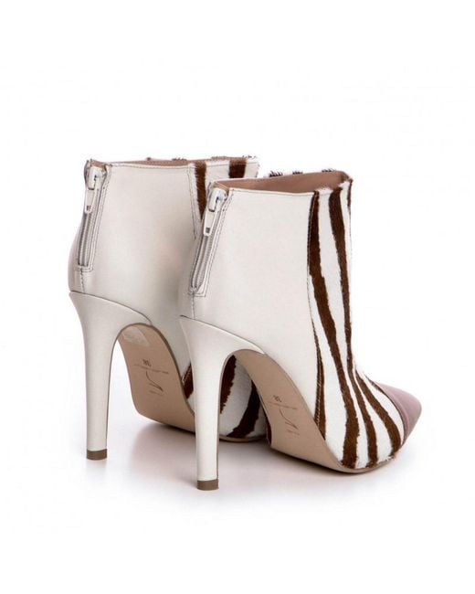 The 5Th Element Brown Emotion Zebra Ankle Boots