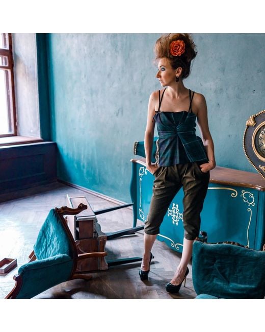 Serotoninn Green Tailored Wool Capri Pants