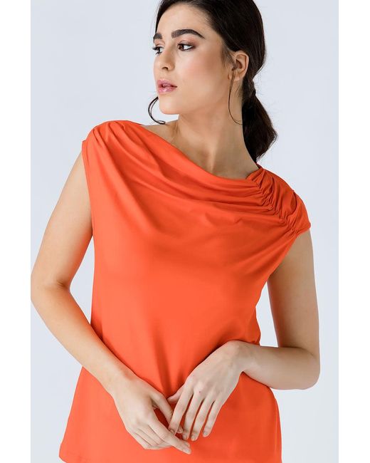 Conquista Red Asymmetric Top