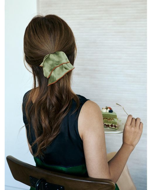 Lost Pattern Green Maxi Flower Double-Layer Oversized Silk Scrunchie
