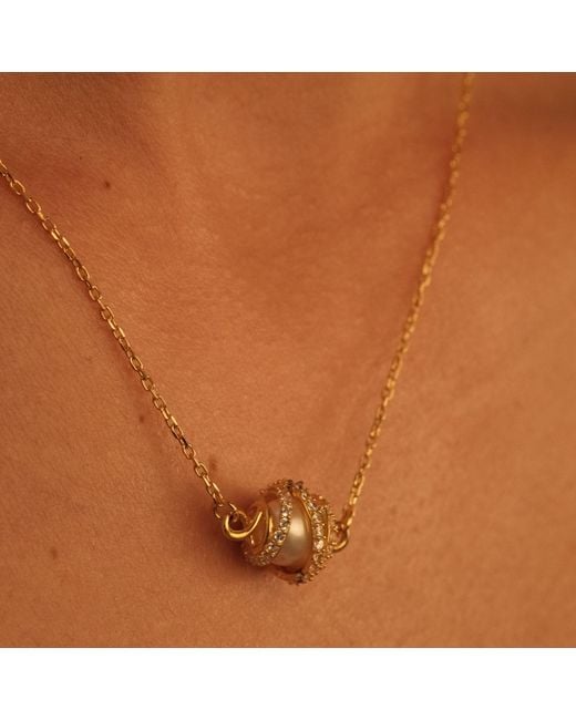 LINYA JEWELLERY Metallic Amour Pearl Cage Detailed Chain Necklace