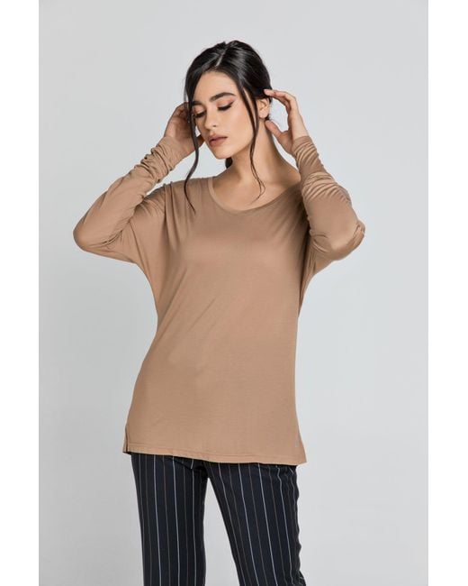 Conquista Brown Light Top With Long Batwing Sleeves