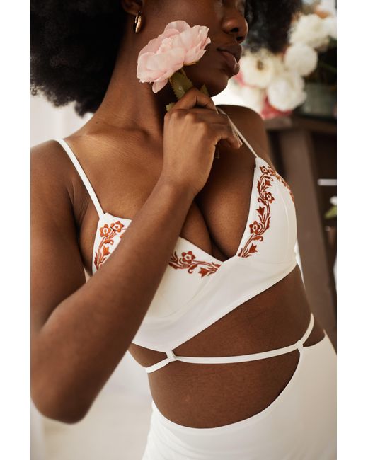 The Gt Atelier White Embroidered Summer Dress