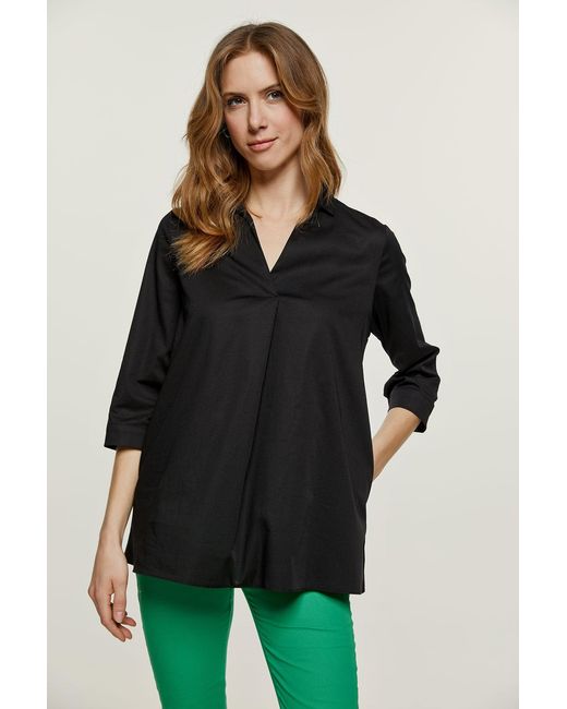 Conquista Black V Neck Top