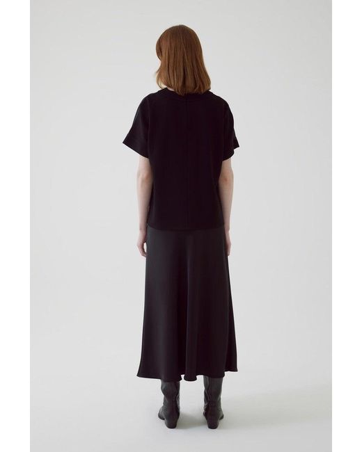 Exquise Black Wide Satin Front & Knit Back Alberic Blouse –