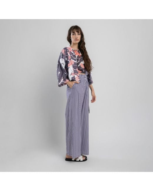 ARTISTA Blue Berry Cropped Kimono