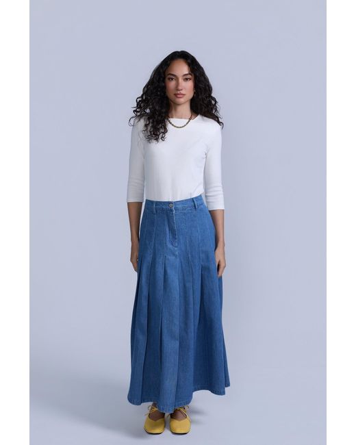 Rave on Trend White Square Neck Ribbed Tee