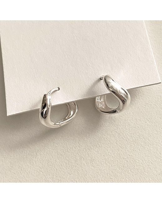 Cote Cache Metallic Liquid Curve Huggie Hoop Earrings