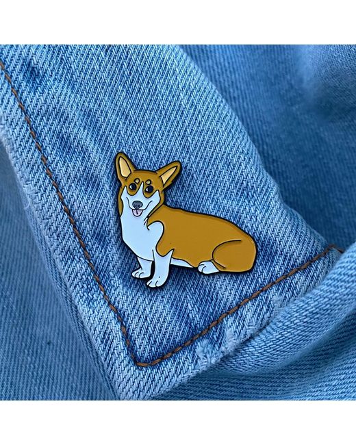 Make Heads Turn Yellow Enamel Pin Queen's Corgi