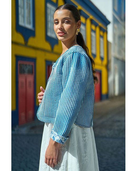 Yumi' Blue Boho Floral Print Cropped Reversible Cotton Quilted Jacket