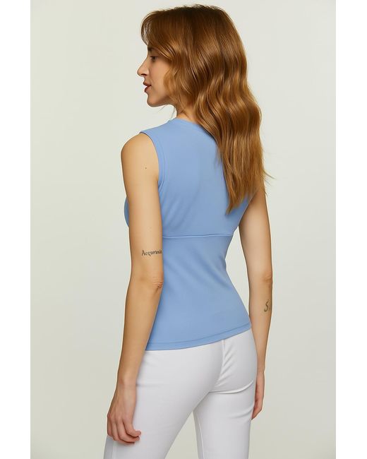 Conquista Blue Bell Sleeveless V-Neck Fitted Top – Soft Viscose-Blend Fabric