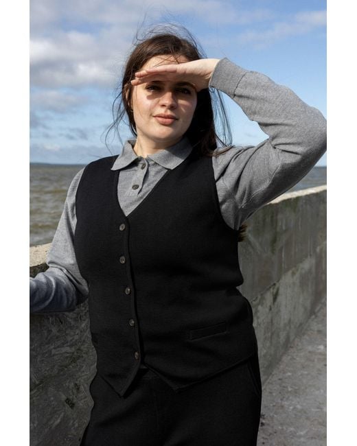 SALANIDA Black Galante Knitted 100% Merino Waistcoat