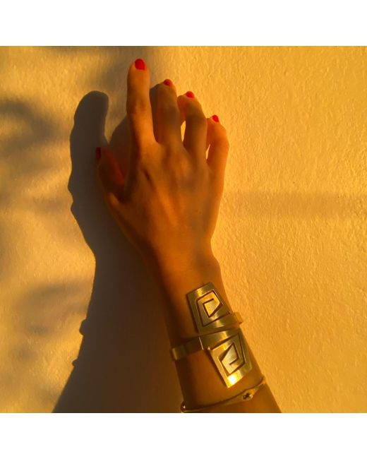 Zeworks Metallic Hypnosis Bracelet