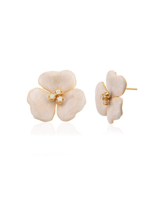 Milou Jewelry Natural Neutrals Trillium Flower Earrings