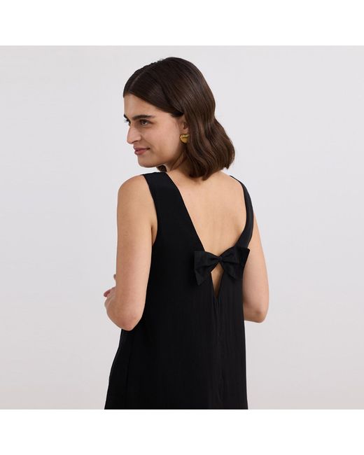 REISTOR Black Midnight Muse V-Neck Short Crepe Crepe Dress