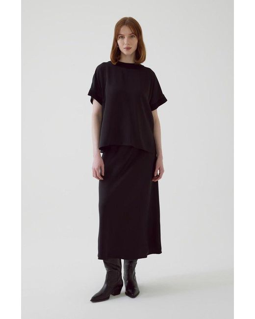 Exquise Black Wide Satin Front & Knit Back Alberic Blouse –