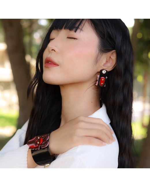 Gissa Bicalho Black Handmade Acrylic Bracelet Scarab