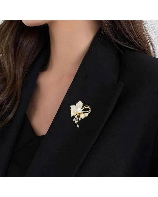 Angel Barocco Metallic Elegant Pearl Floral Brooch