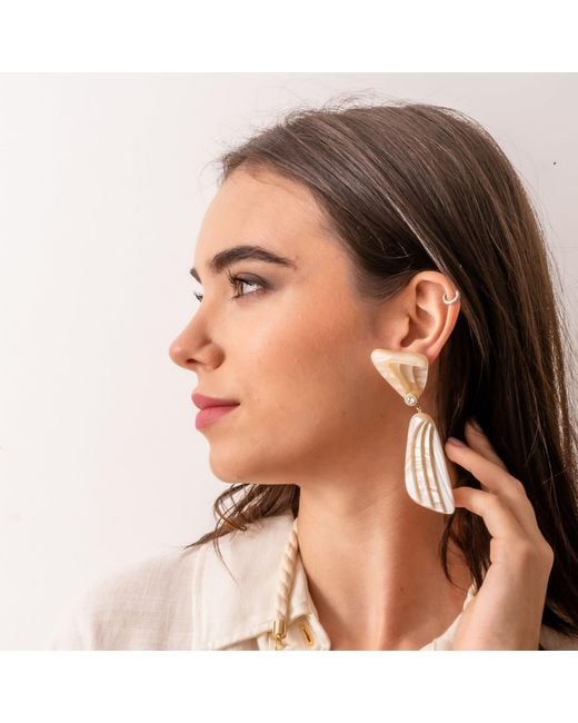 Gissa Bicalho Metallic Handmade Earring Gravel Nacre