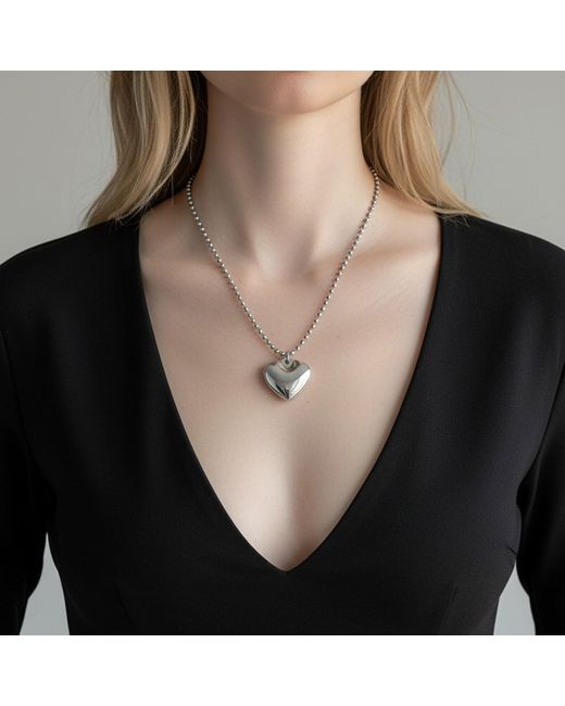Maison De Gala Metallic Heart Pendant Necklace