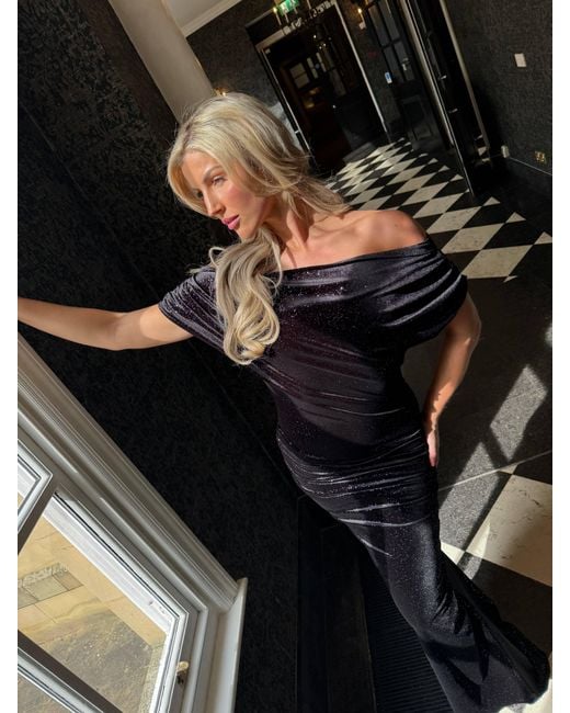 Atom Label Black Platinum Gown