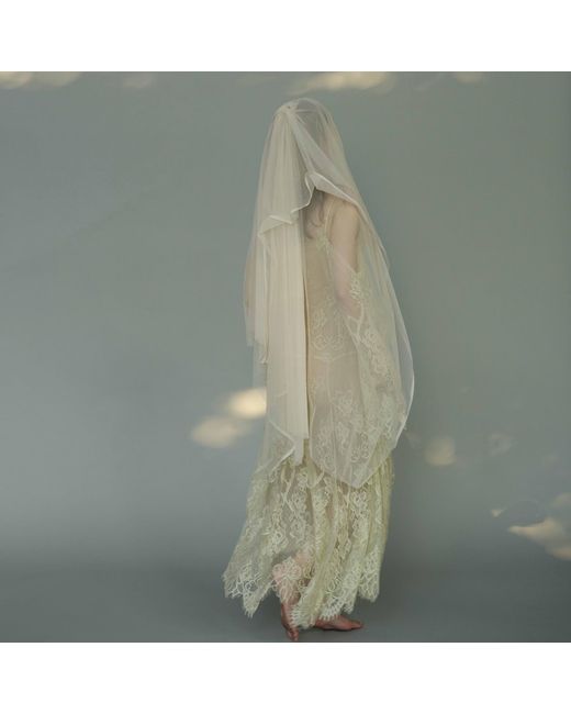 Belsize25 White Faded Narcissus Dress Two-Piece Scalloped Lace Set