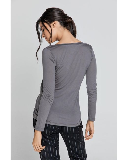 Conquista Gray Dark V Neck Top By Swl