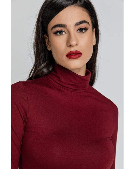Conquista Red Burgundy Turtle Neck Top By