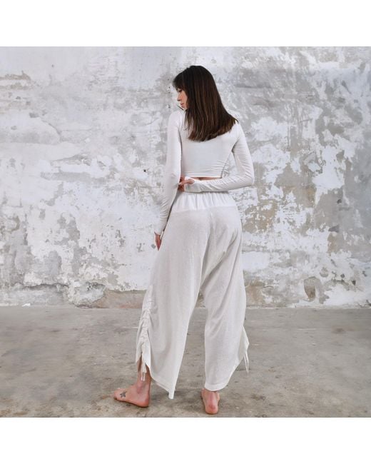 Zhenabia White Duo Salvar