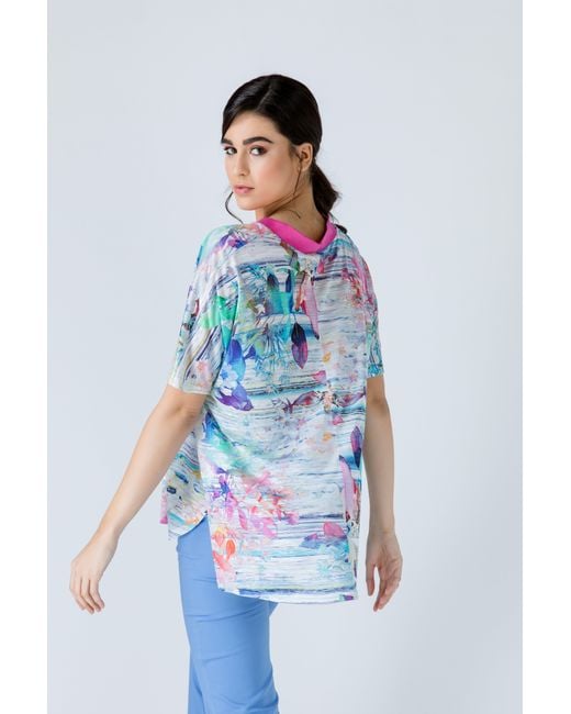 Conquista Blue Print V Neck Top