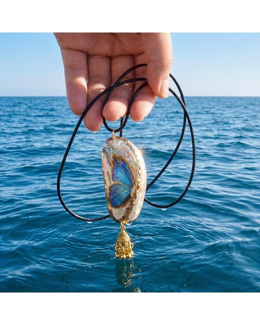 Ormiro Metallic Butterfly Shell Necklace