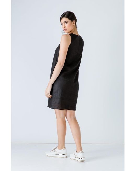 Conquista Black Sleeveless Sack Dress