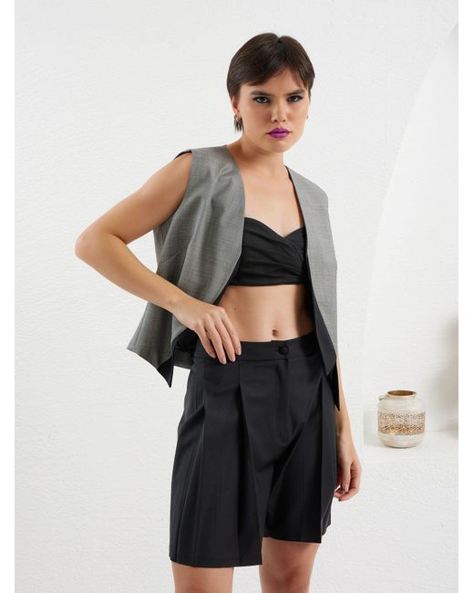 Lumina Eligma Black Collar-Elle Vest