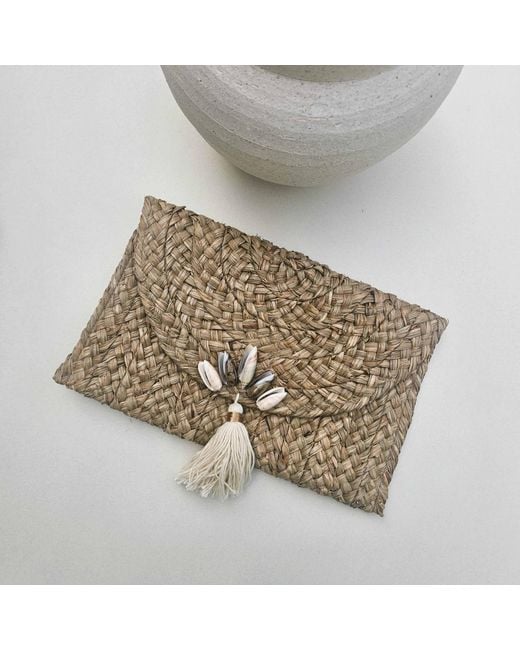 OhSun Natural Neutrals Amara Shell & Straw Clutch