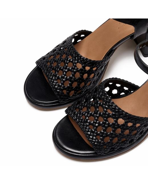 Naguisa Black Woven Sandanls